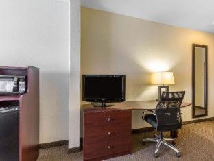 Hotel Sleep & Bush Intercontinental - Iah East Humble