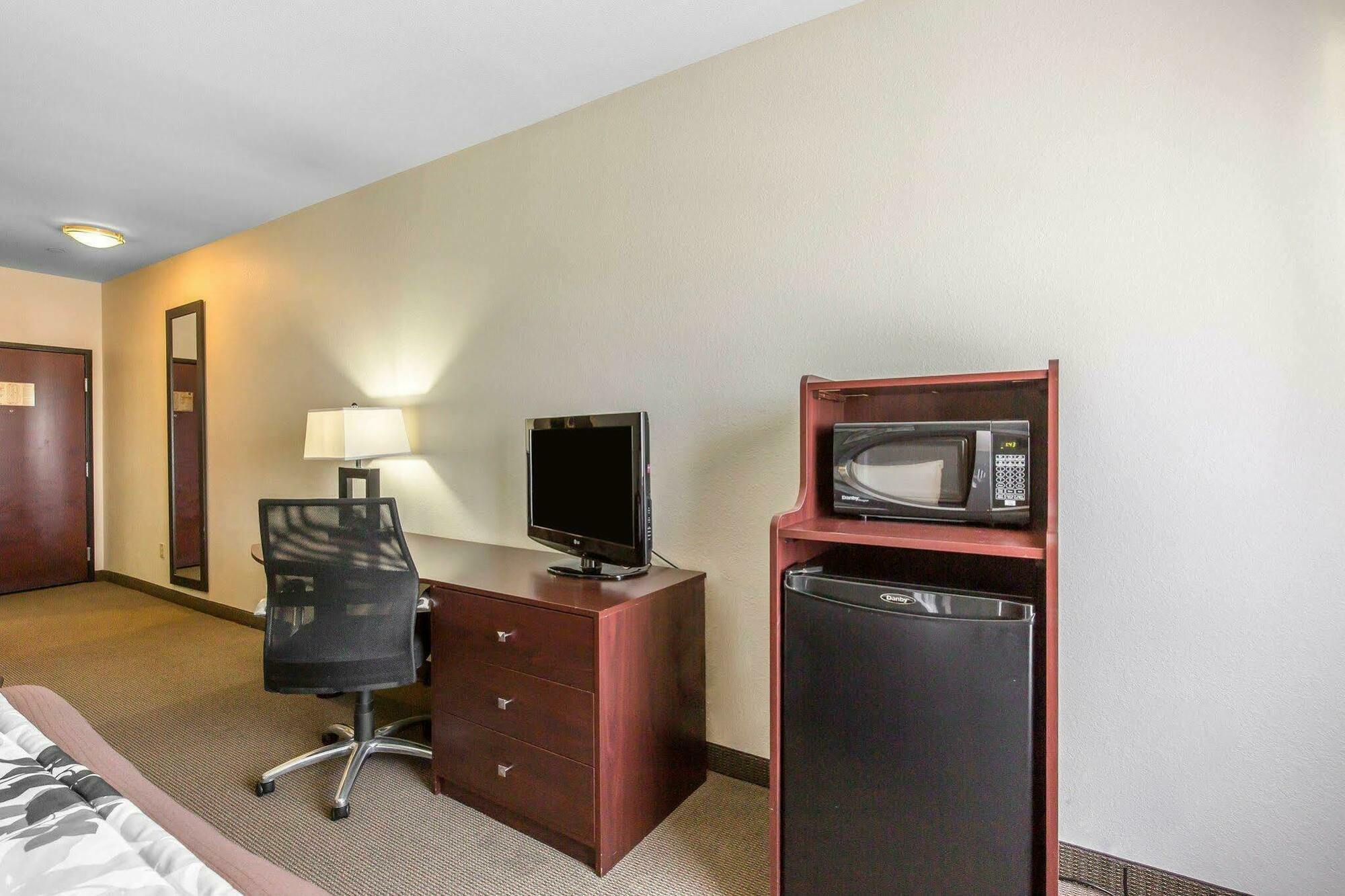 Sleep & Bush Intercontinental - Iah East Hotel